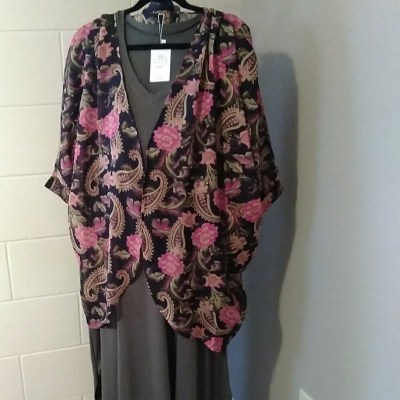 Dresses & Skirts - 2pc maxi dress and floral coverup.